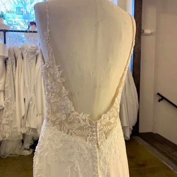 Ithaca by Ivory Willow BRAND NEW Wedding Dress, fit-and-flare floral lace bodice - Picture 8 of 11